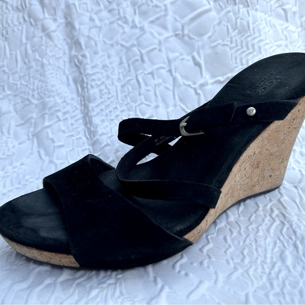 ✨3/$10✨ UGG Julitta Cork Wedges * strappy black wedges *